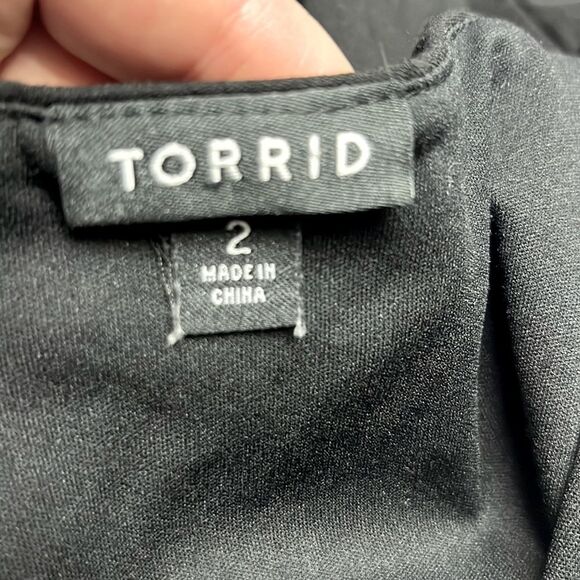 Torrid Black Sleeveless Peplum Top with Back Zipper and Faux Front Buttons-Sz 2 - Picture 12 of 15